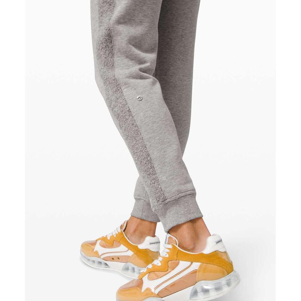 NEW Lululemon Scuba Jogger Sherpa Stripe Heather Grey Gray Joggers Pants Size 10 - Picture 4 of 14